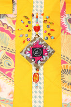 Load image into Gallery viewer, Tasty Paisley deCrea Travel Bag