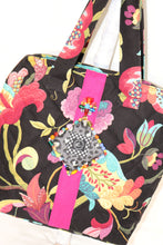 Load image into Gallery viewer, Caddy Lacky deCrea Travel Bag