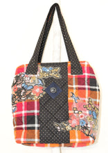 Load image into Gallery viewer, Delightfully Plaid deCrea Travel Bag