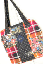 Load image into Gallery viewer, Delightfully Plaid deCrea Travel Bag