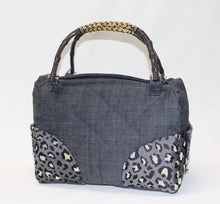 Cargar imagen en el visor de la galería, Bolso de mano Denim Dolls deCrea
